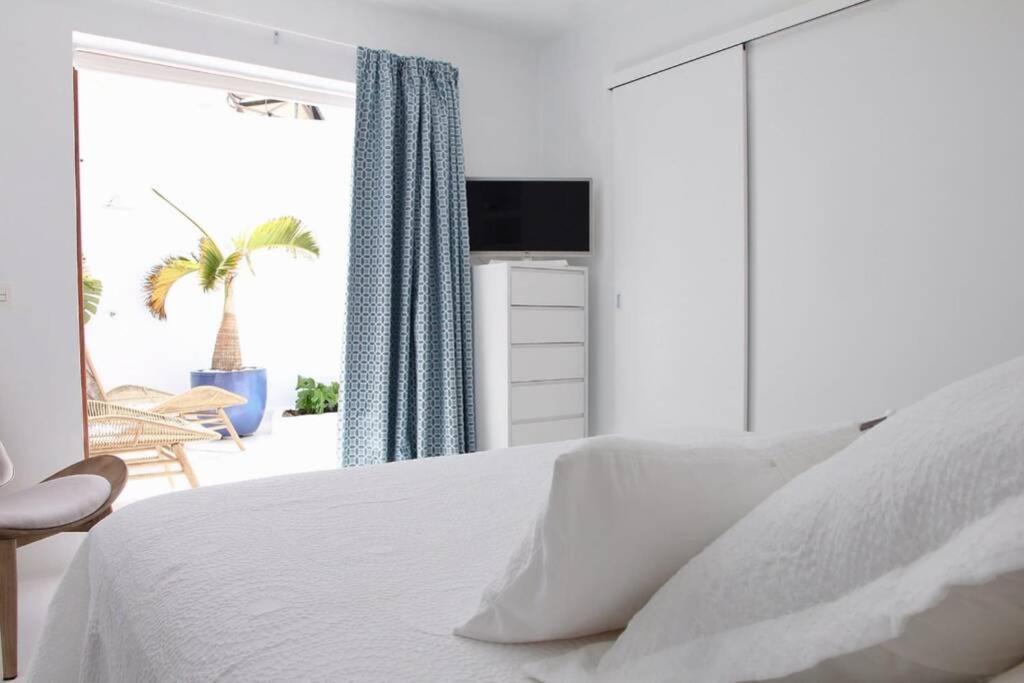 Unique, Stylish & Calm El Estanque By The Sea, Adults Only Villa Costa Teguise Kültér fotó