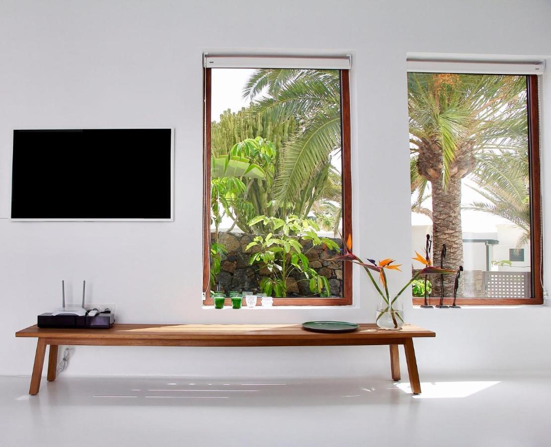 Unique, Stylish & Calm El Estanque By The Sea, Adults Only Villa Costa Teguise Kültér fotó